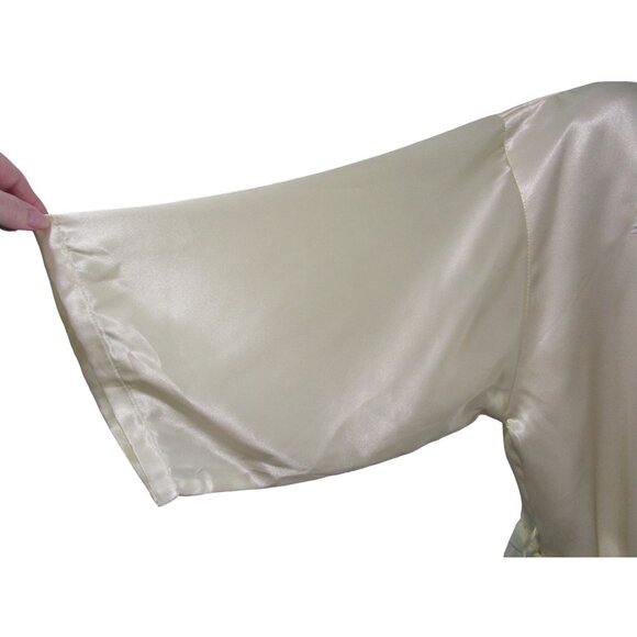 Vintage Embroidered Satin Kimono Robe With Floral Patterns & Belt - Picture 11 of 16